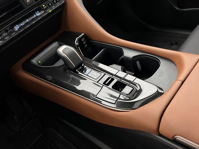 Used 2025 Toyota Crown Limited image 23