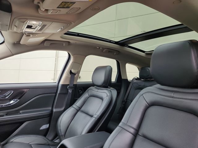 New 2025 Lincoln Corsair Reserve w/ Equipment Group 202A image 24