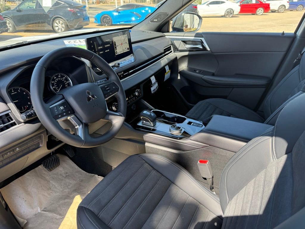 New 2026 Mitsubishi Outlander LE image 32