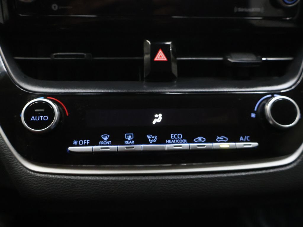 Used 2022 Toyota Corolla LE FWD image 25