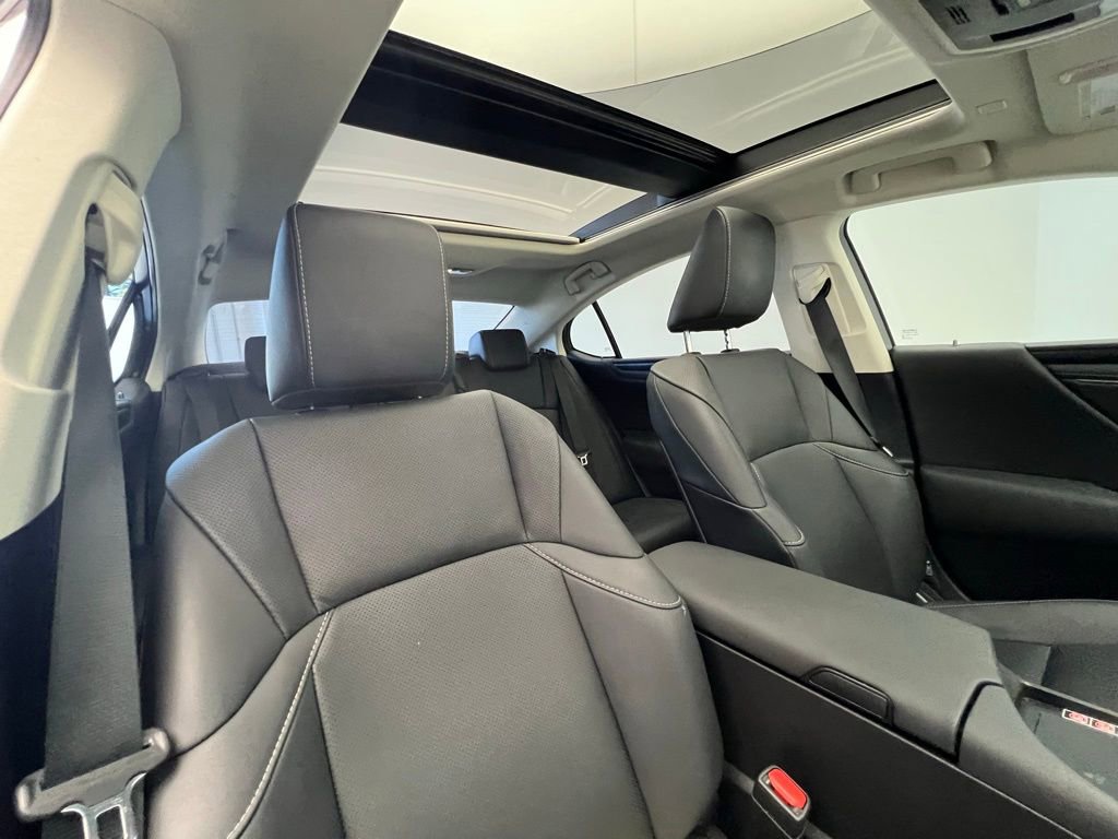 Used 2023 Lexus ES 350 w/ Premium Package image 7