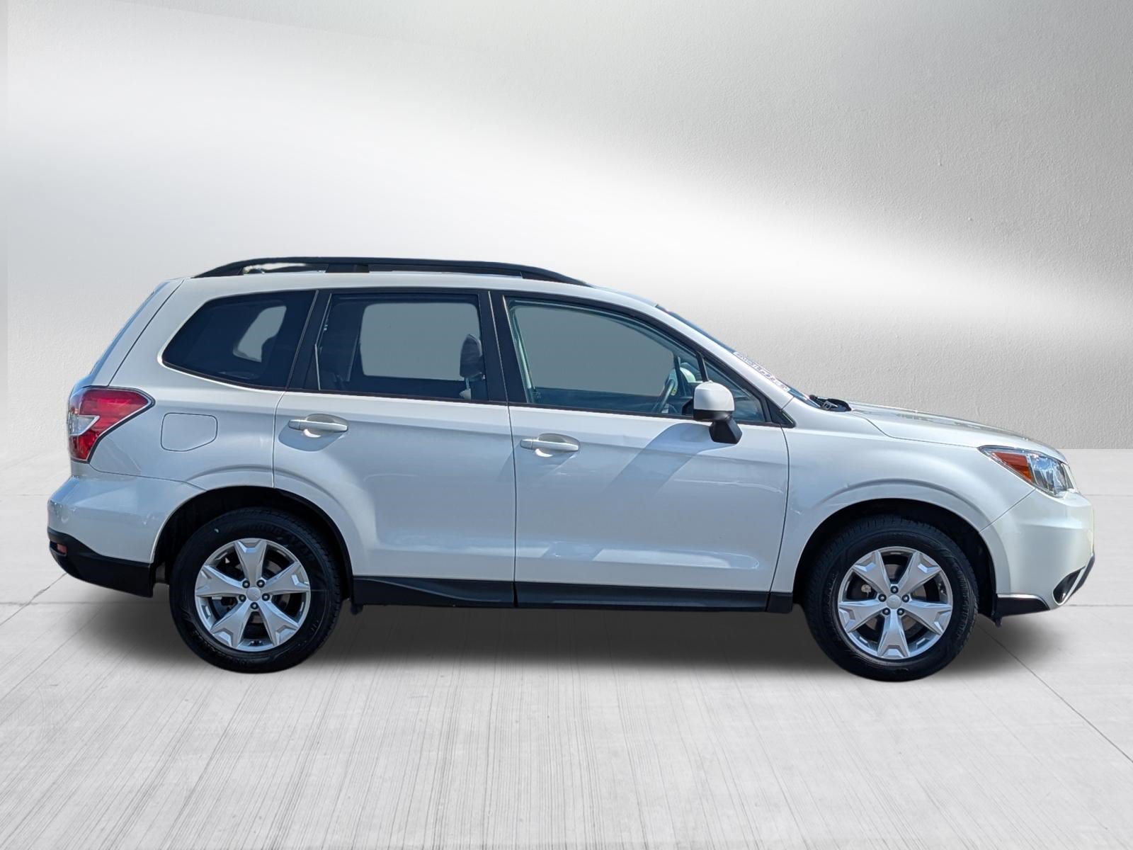 Used 2014 Subaru Forester 2.5i Premium w/ Popular Package #2 AWD/4WD image 8