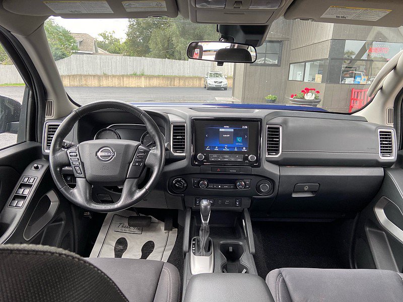 Used 2022 Nissan Frontier SV AWD/4WD image 18