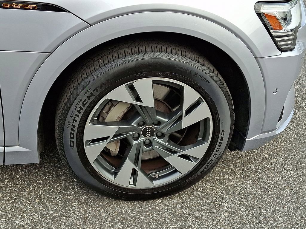 Used 2023 Audi e-tron Premium w/ Convenience Plus Package image 8