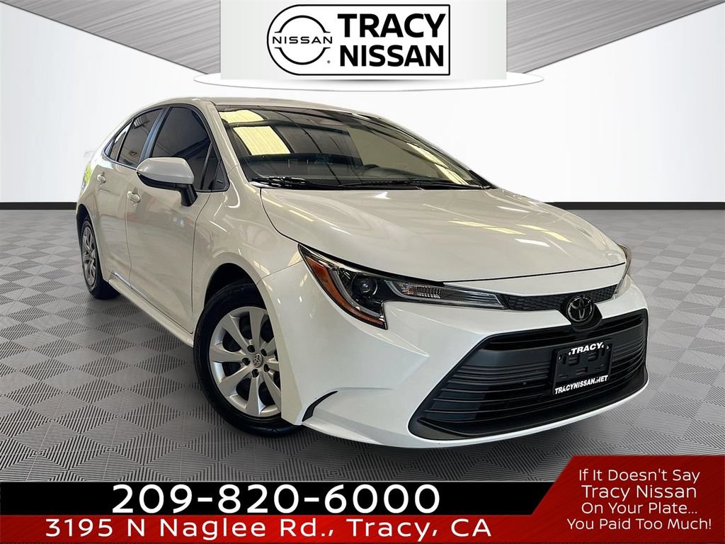 Used 2026 Toyota Corolla LE FWD image 1