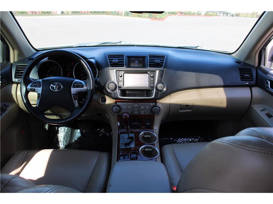 Used 2013 Toyota Highlander Limited image 10