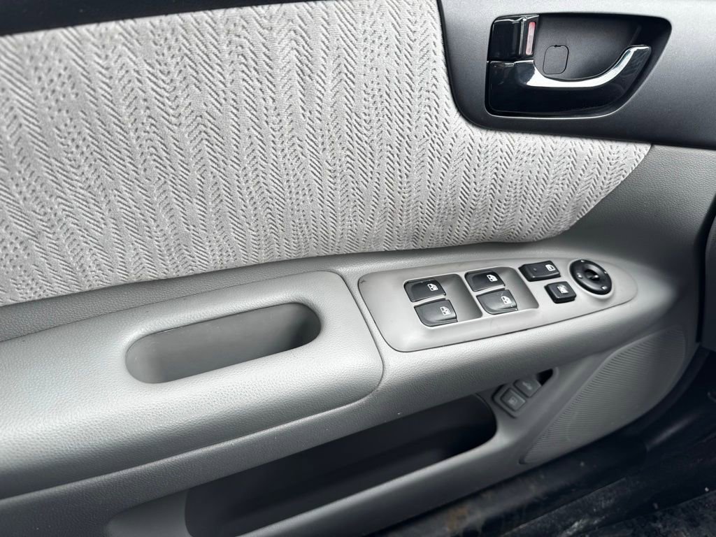 Used 2010 Kia Optima LX image 30