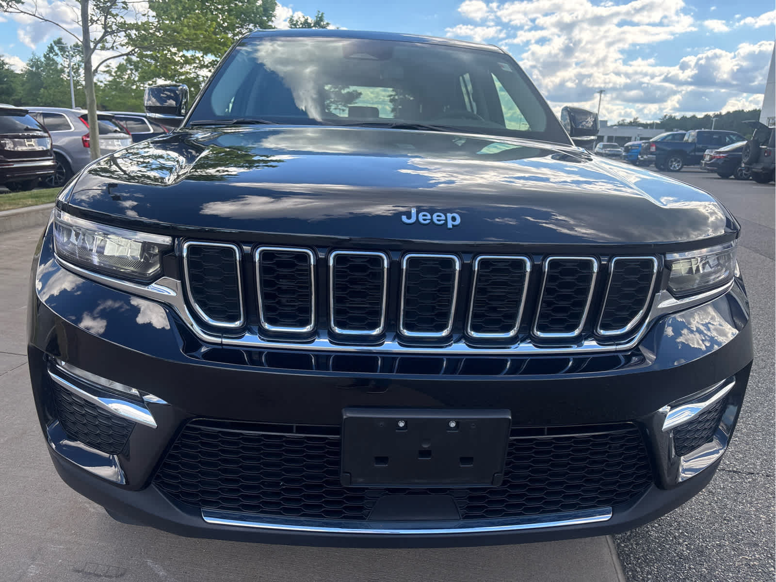 Used 2023 Jeep Grand Cherokee 4WD 4xe image 4
