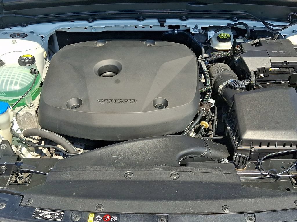 Used 2021 Volvo XC40 T5 R-Design w/ Climate Package AWD/4WD image 27