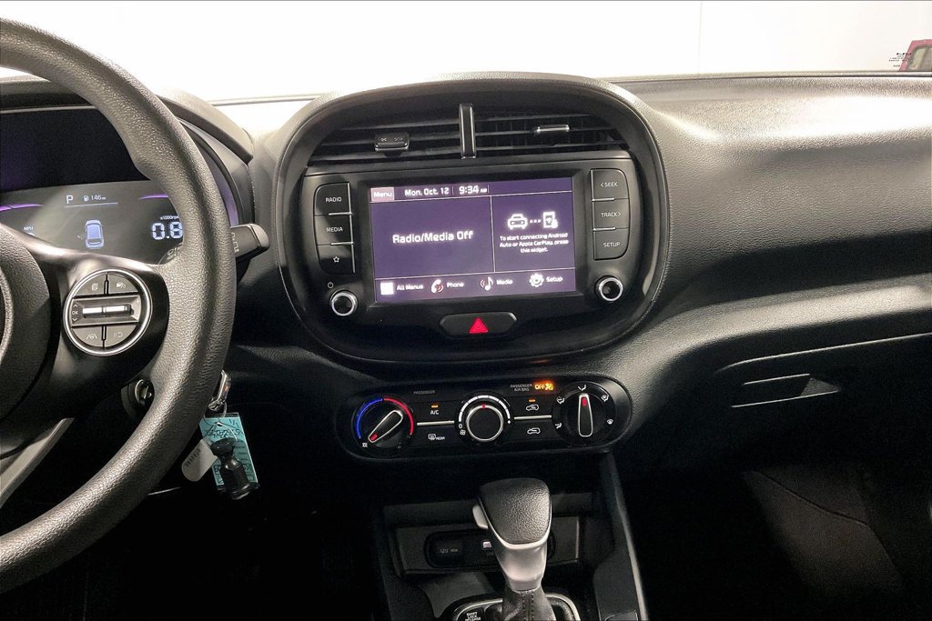 Used 2025 Kia Soul LX w/ LX Technology Package FWD image 7