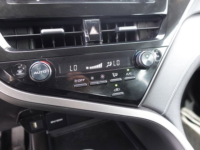 Used 2022 Toyota Camry SE w/ Convenience Package FWD image 19