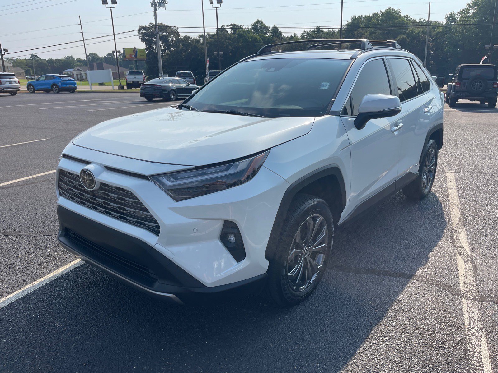 Used 2025 Toyota RAV4 Limited w/ Advanced Technology Package AWD/4WD image 3