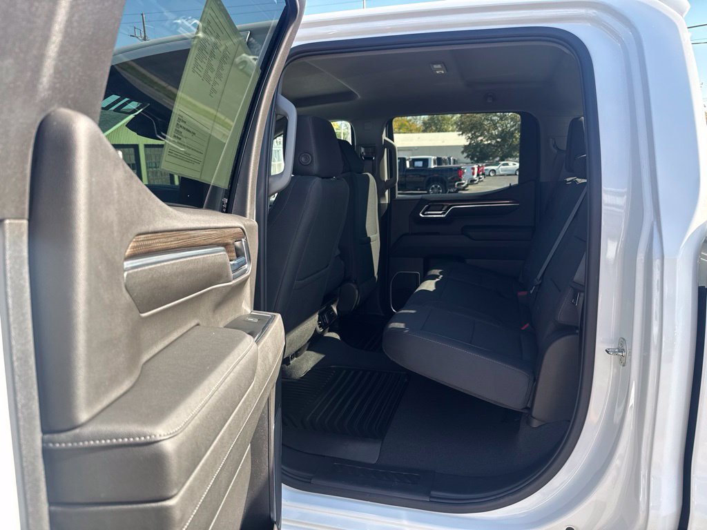 Used 2023 Chevrolet Silverado 1500 LT AWD/4WD image 15