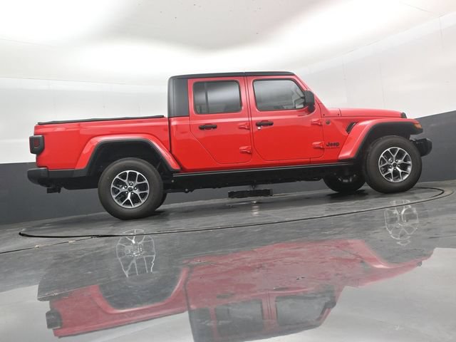 Used 2024 Jeep Gladiator Sport AWD/4WD image 39
