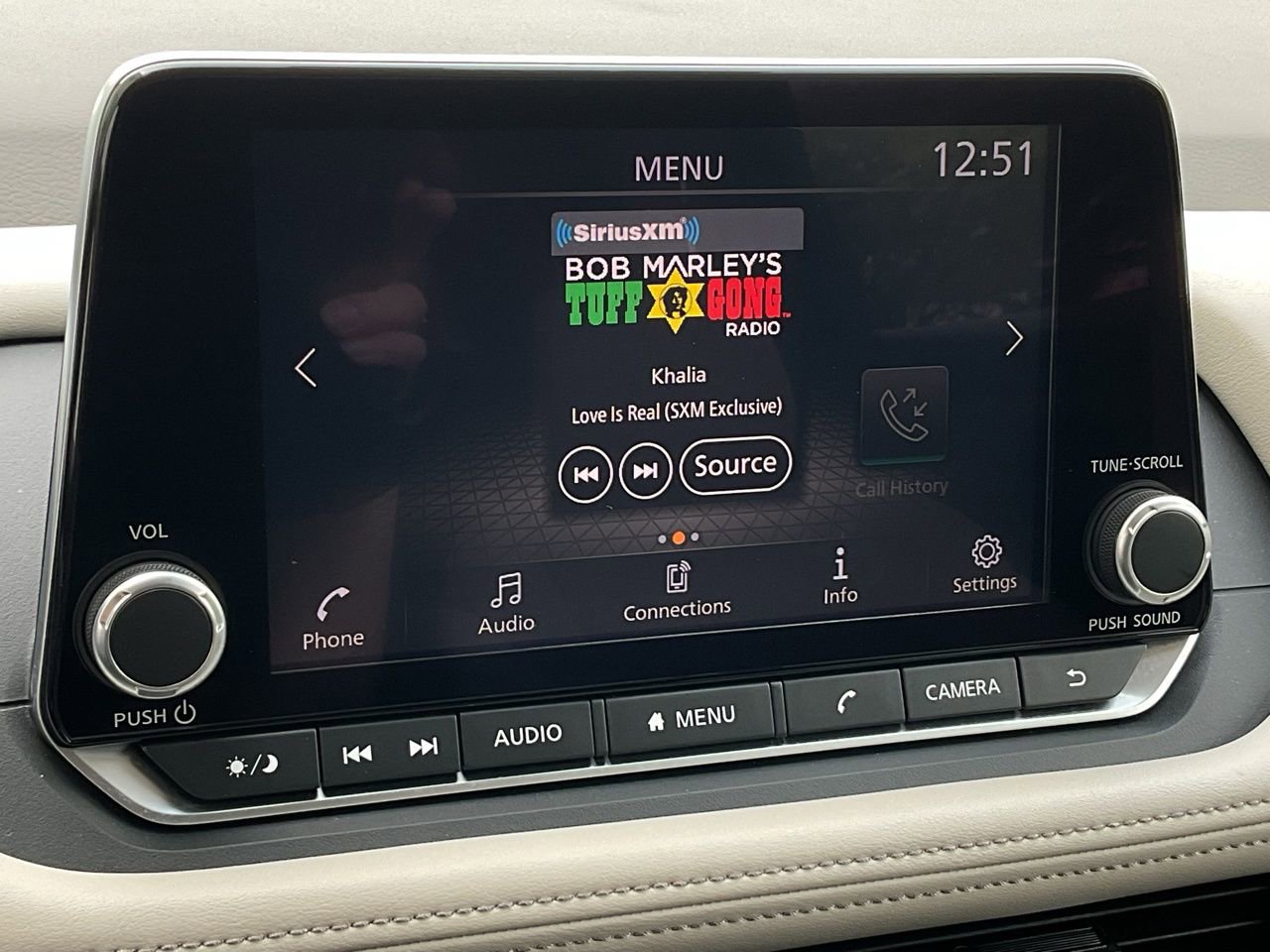 Used 2025 Nissan Rogue SV FWD image 31