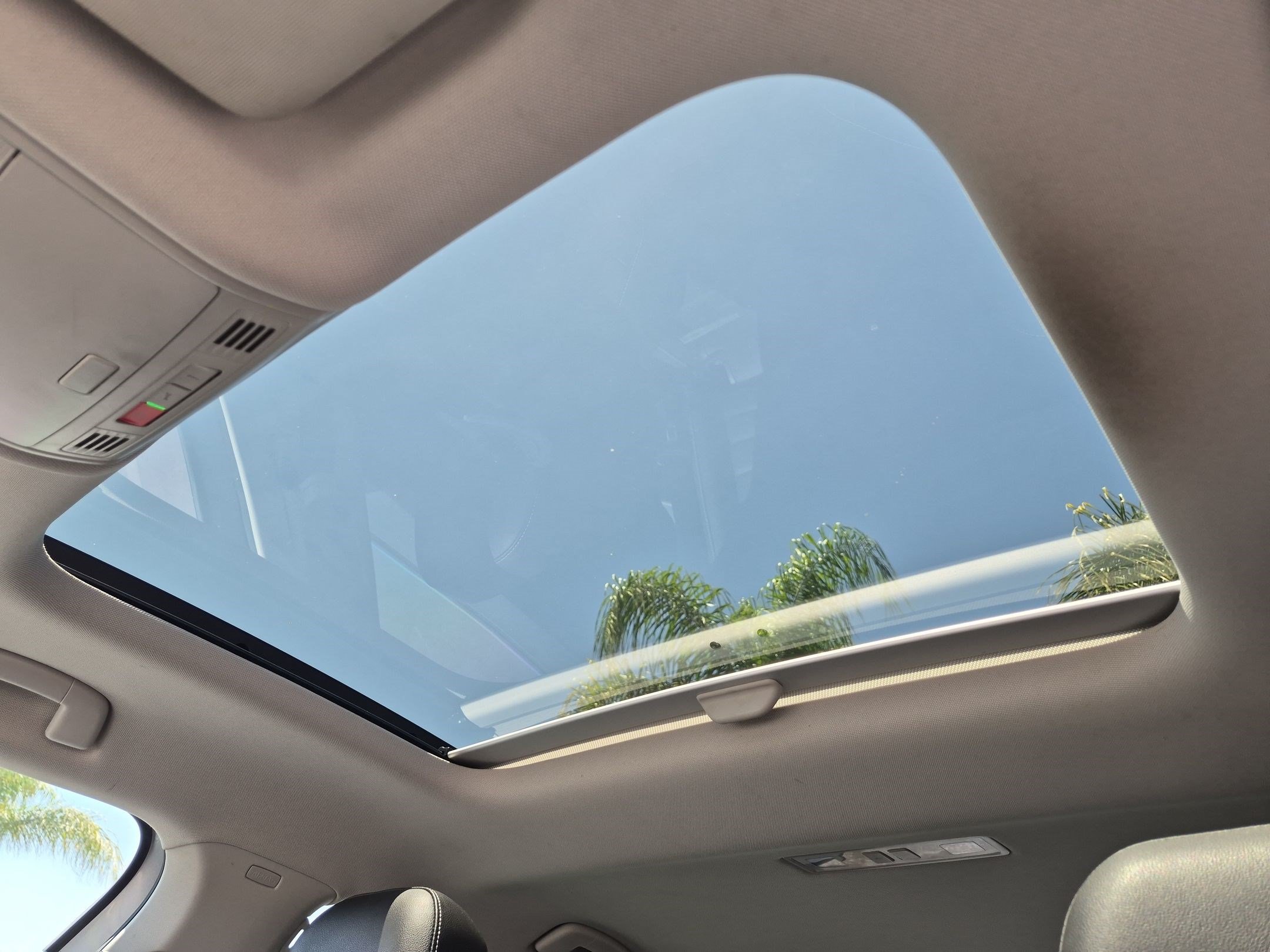 Used 2022 Volkswagen Jetta SE w/ Panoramic Sunroof Package FWD image 27