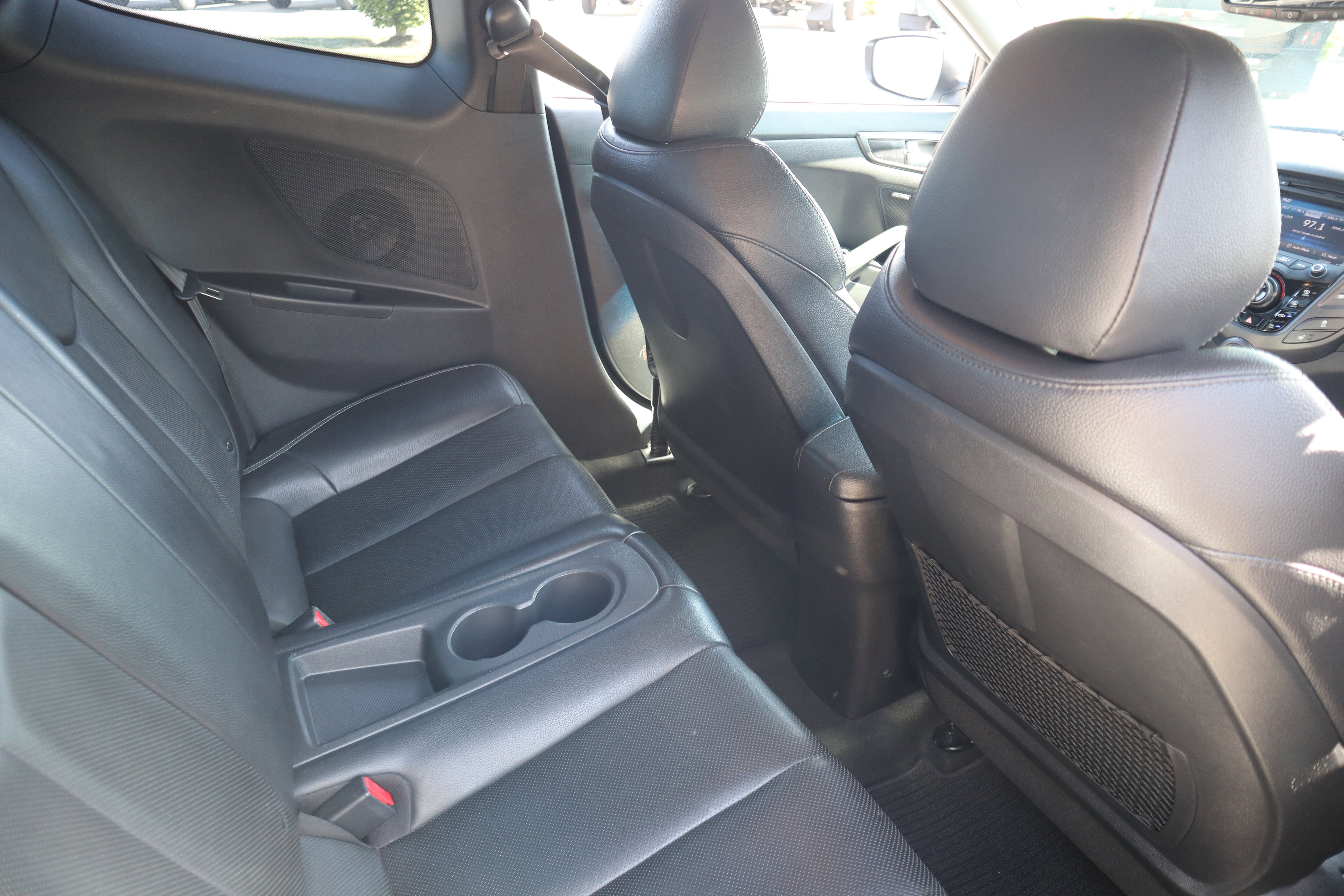 Used 2013 Hyundai Veloster Turbo FWD image 25