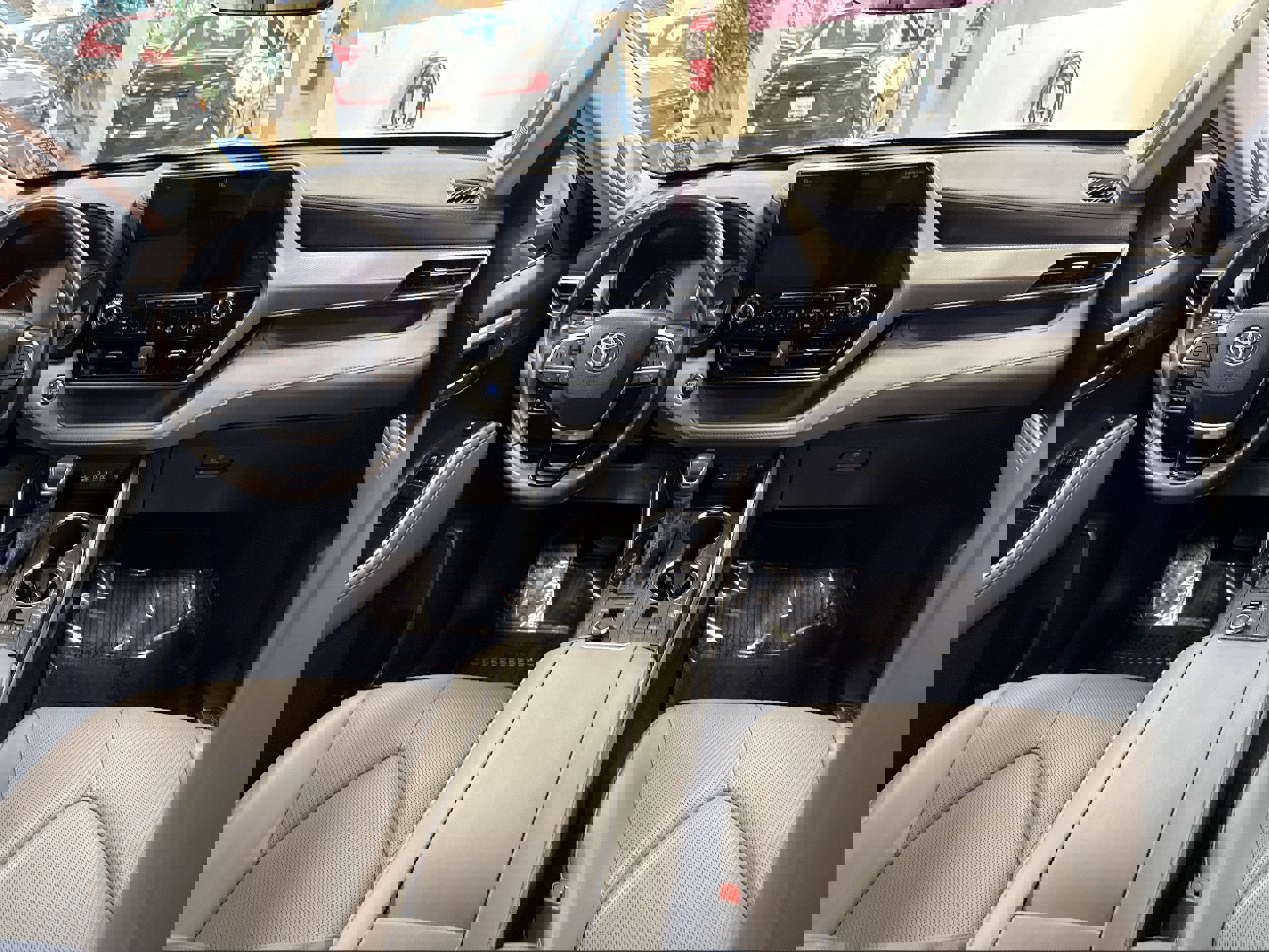 Used 2022 Toyota Highlander Platinum image 22