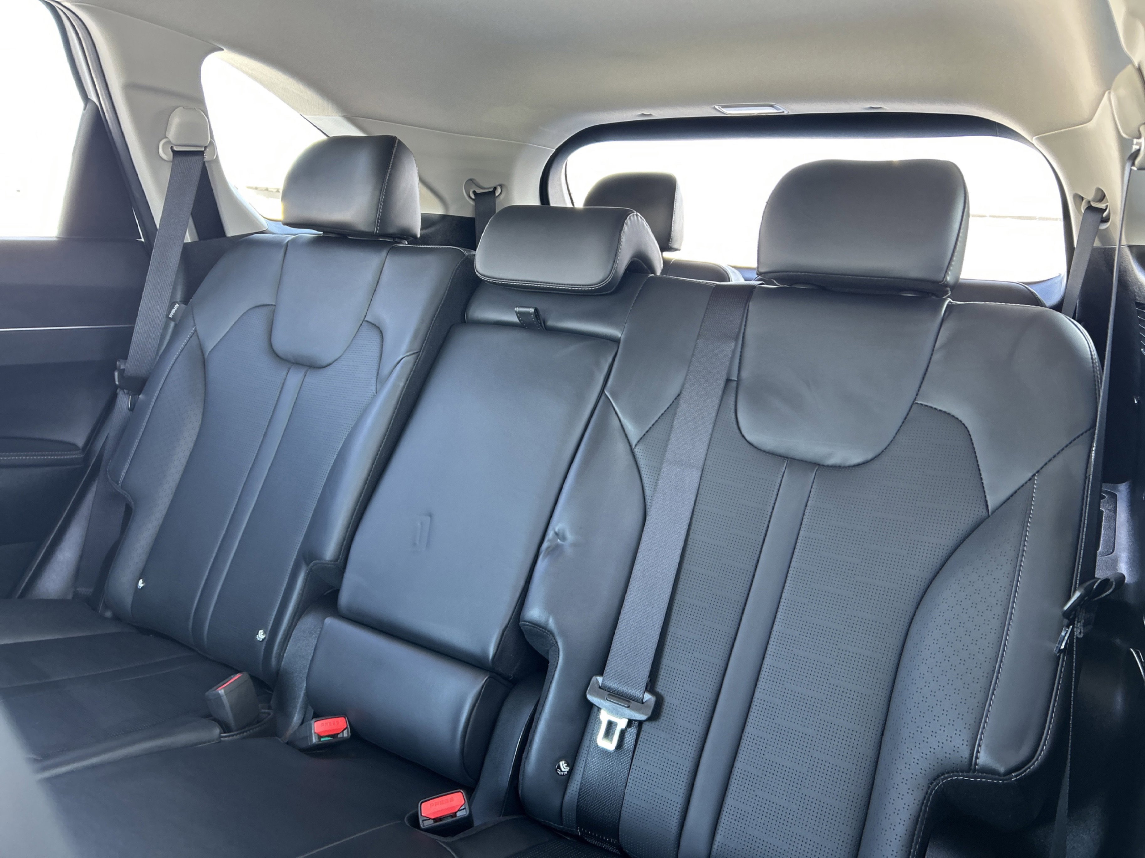 Used 2025 Kia Sorento S image 9