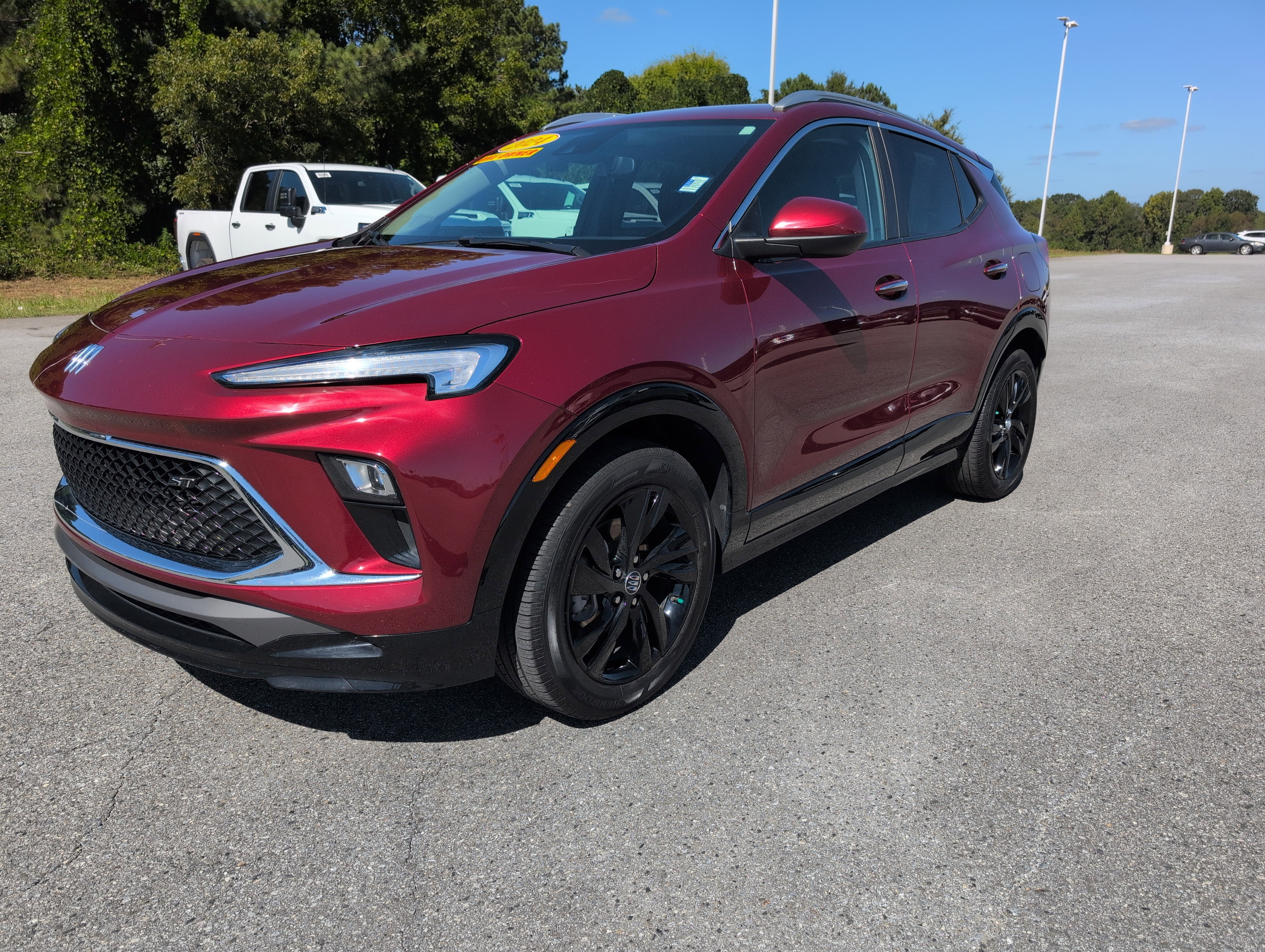 Used 2024 Buick Encore GX Sport Touring image 1