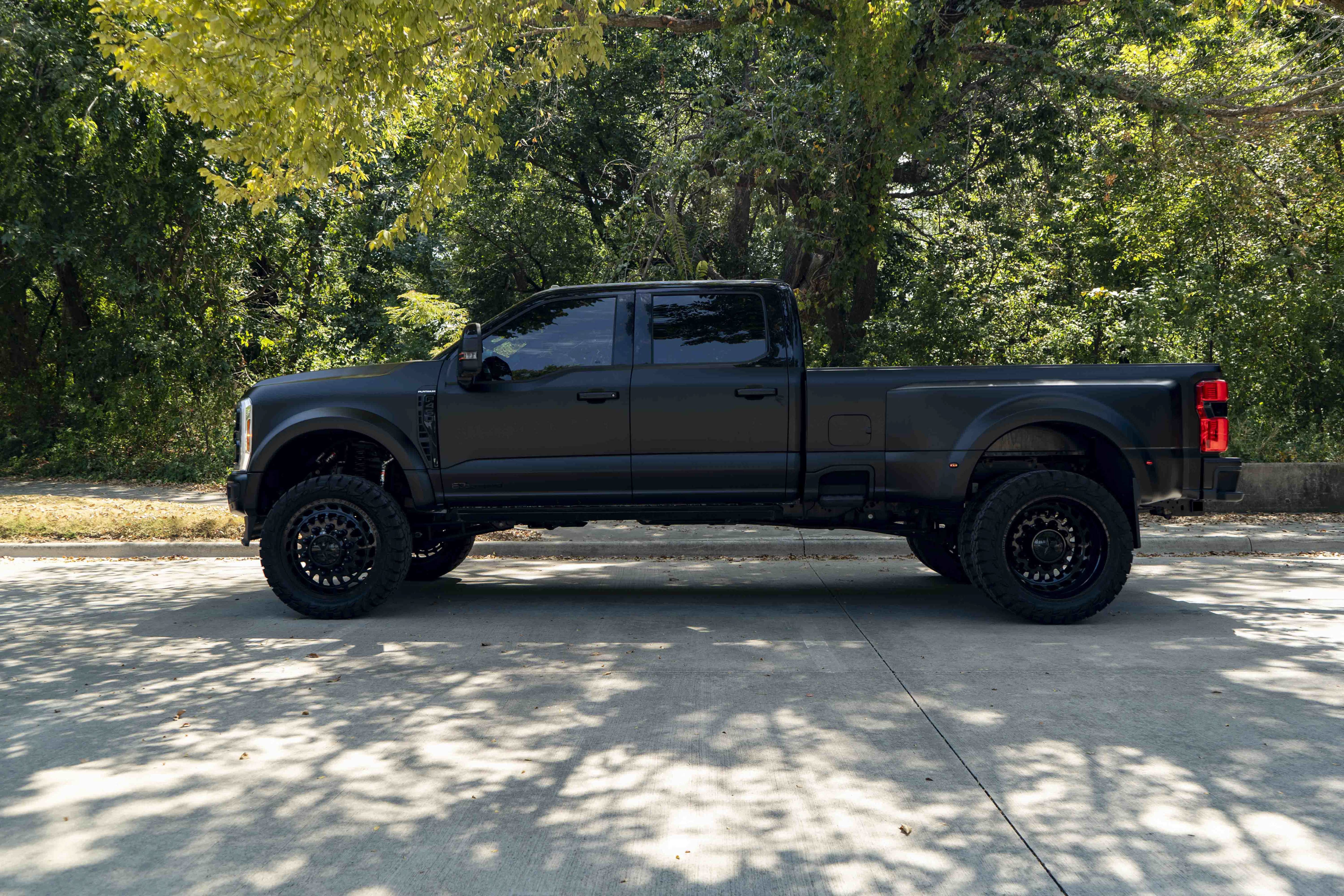 Used 2025 Ford F450 Platinum w/ FX4 Off-Road Package AWD/4WD image 6