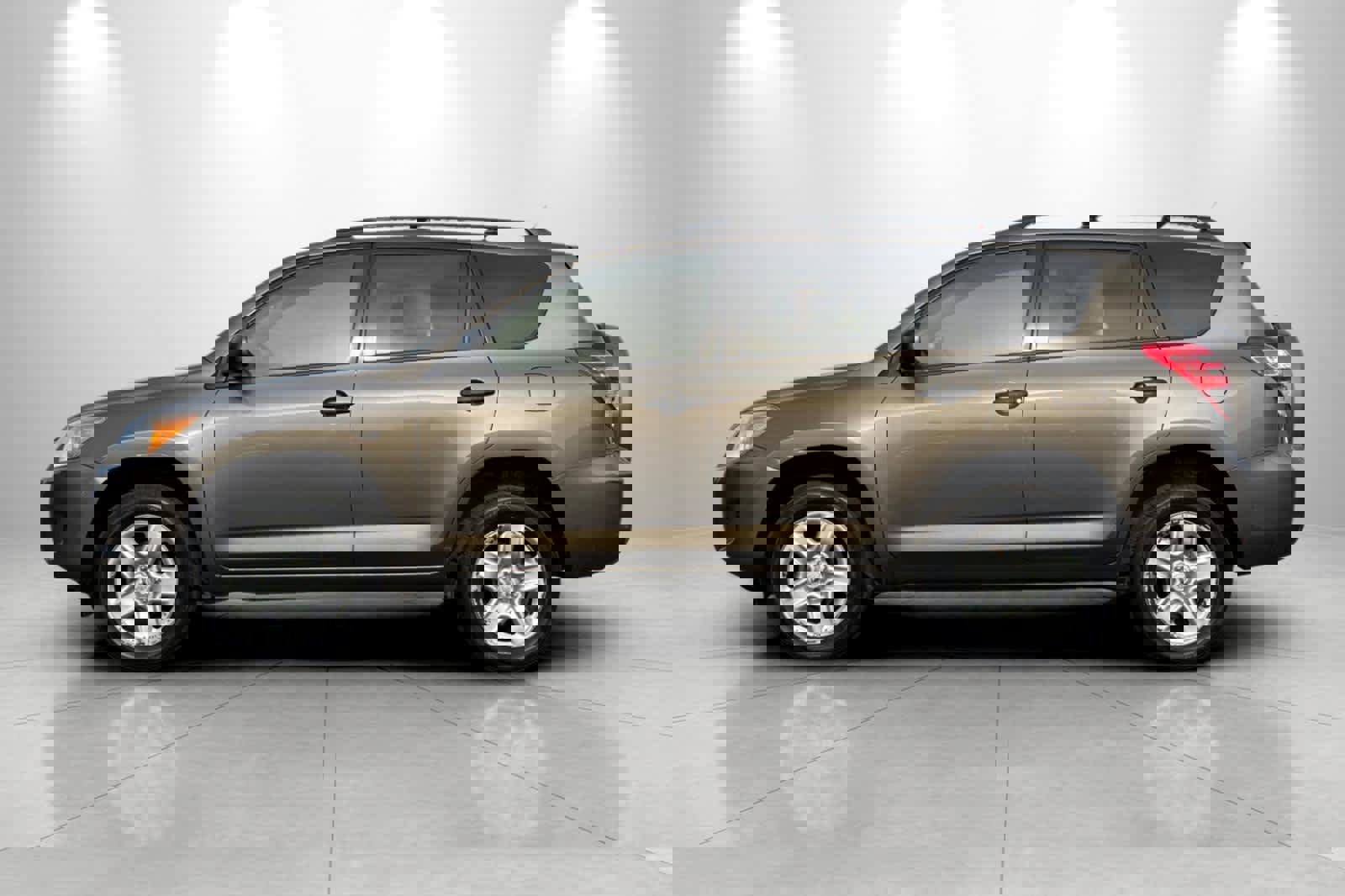 Used 2011 Toyota RAV4 4WD image 5