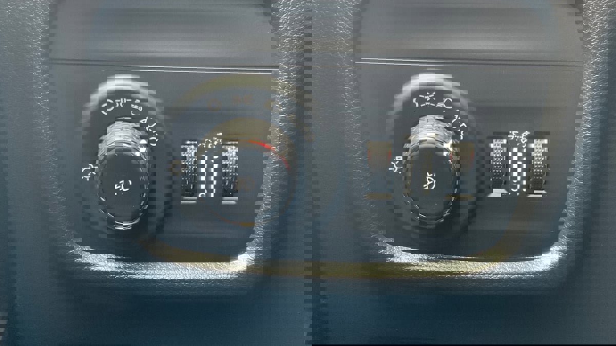 Used 2022 Jeep Grand Cherokee Limited image 17