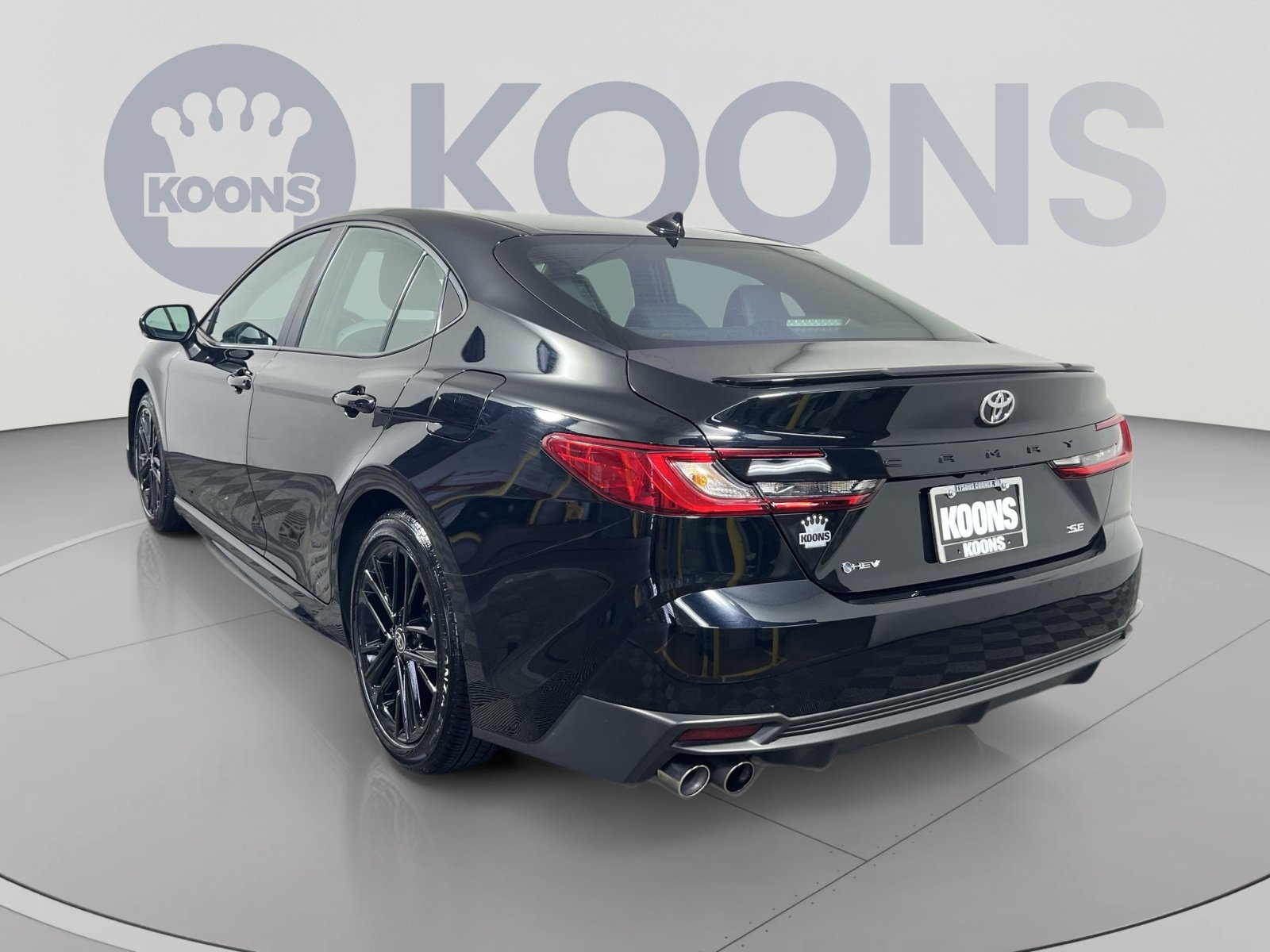 Used 2026 Toyota Camry SE FWD image 4
