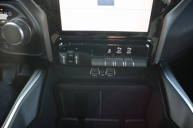 New 2026 RAM 1500 4x4 Crew Cab image 15