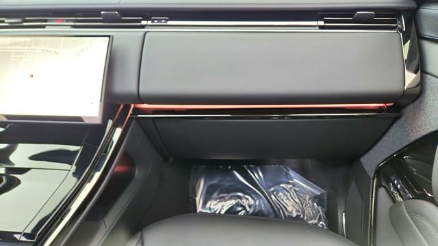 Used 2024 Land Rover Range Rover Sport Dynamic SE image 36