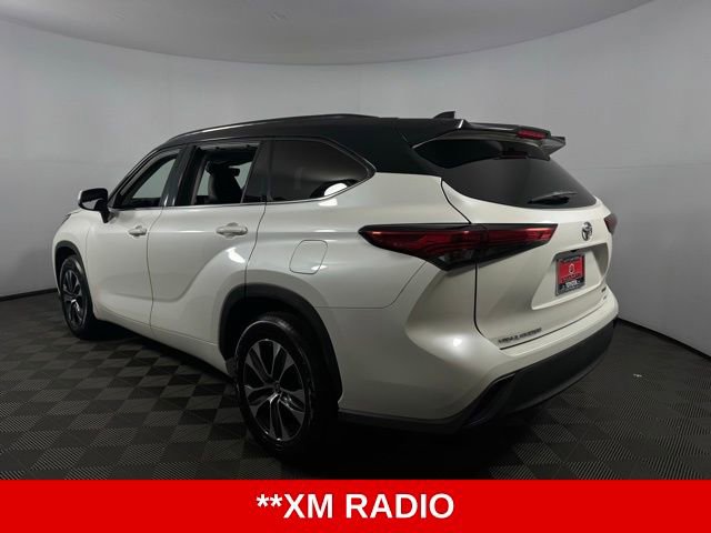 Used 2020 Toyota Highlander XLE image 6