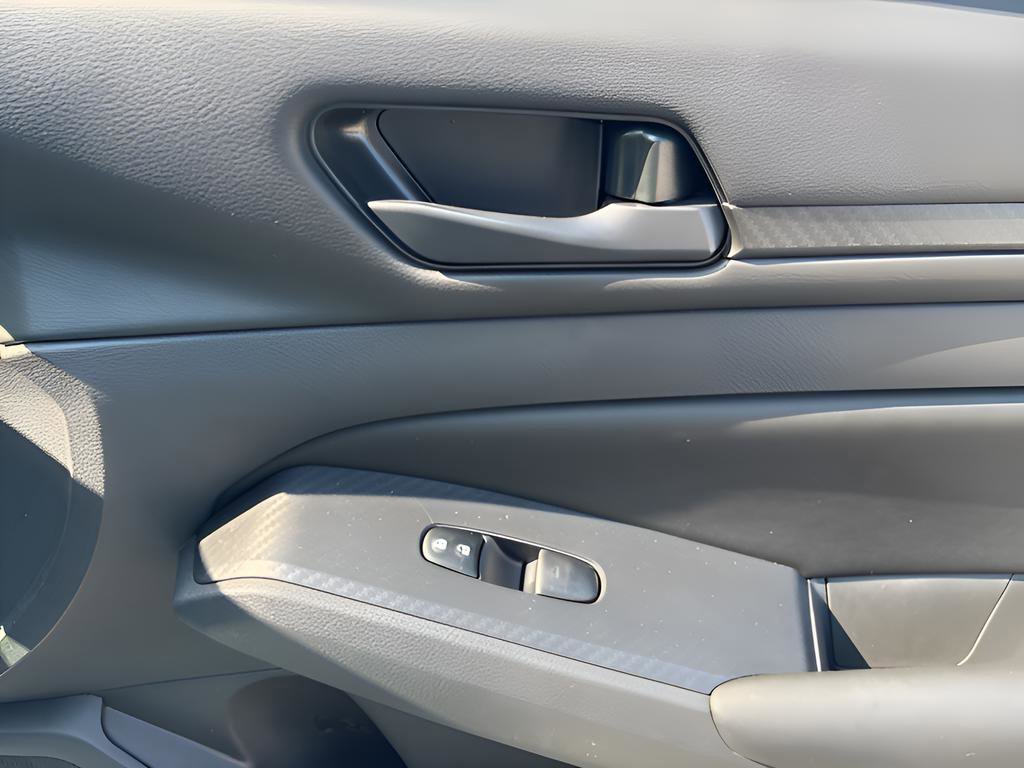 Used 2025 Nissan Altima 2.5 S image 14