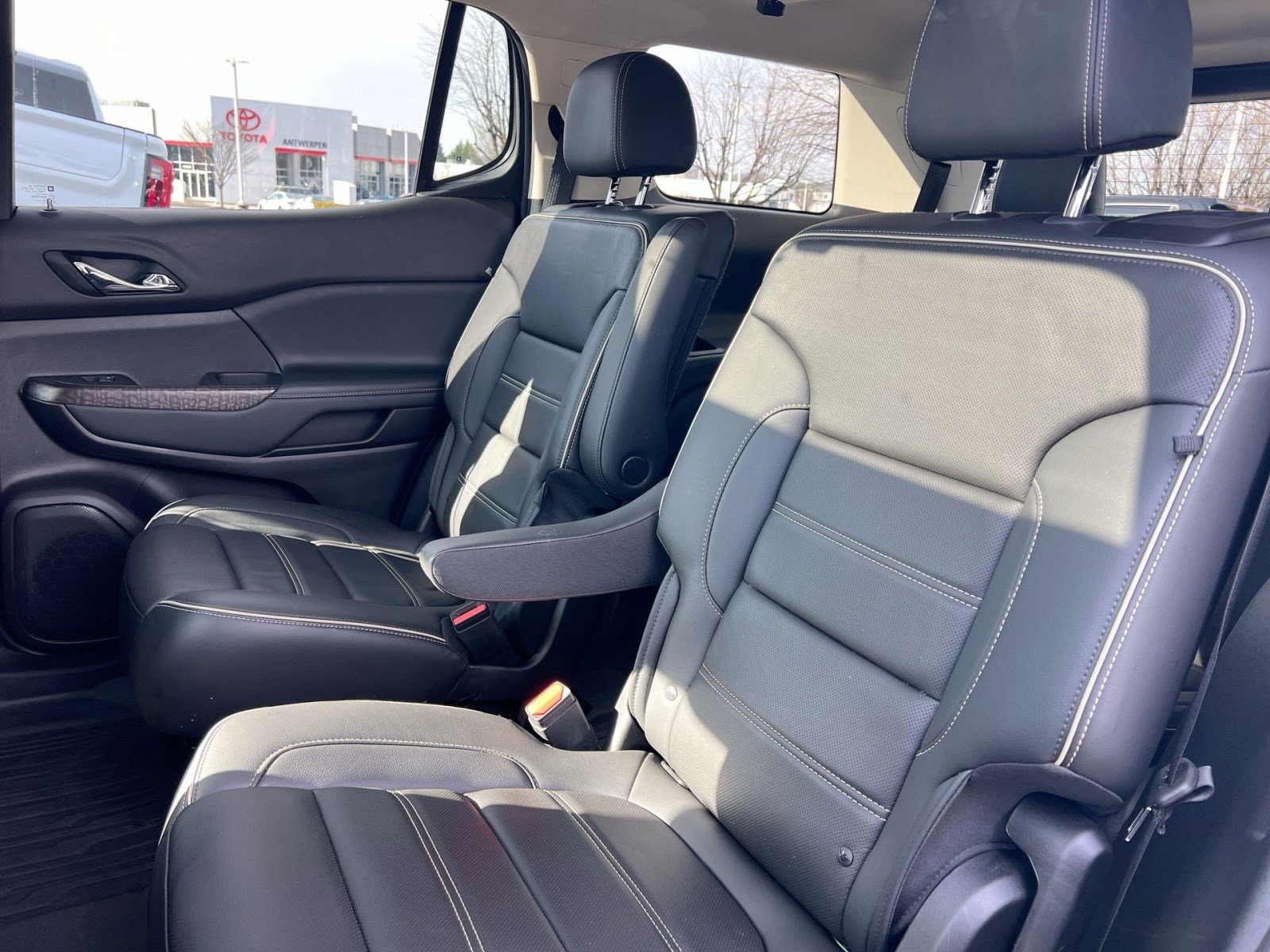 Used 2023 GMC Acadia Denali w/ Denali Technology Package image 23