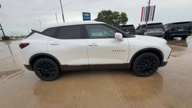 Used 2022 Chevrolet Blazer Premier w/ Enhanced Convenience Package FWD image 9