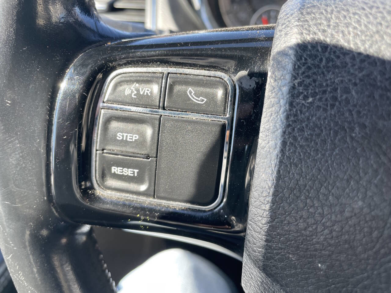 Used 2018 Dodge Grand Caravan SXT FWD image 18