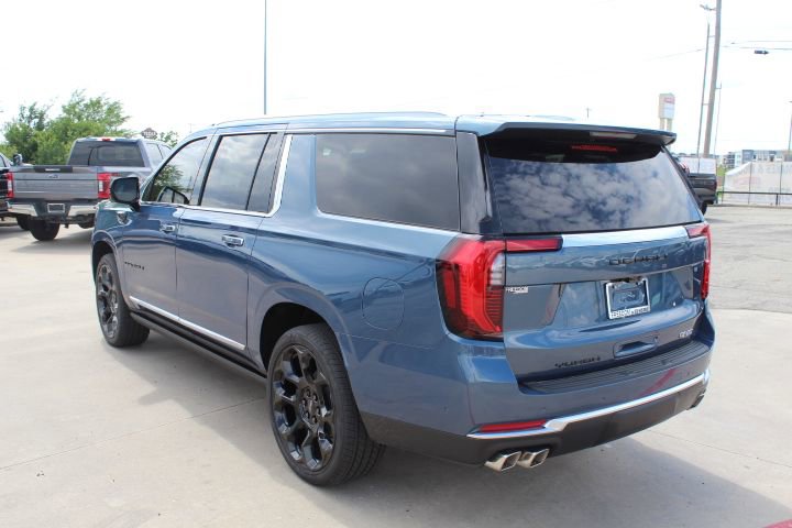 New 2026 GMC Yukon XL Denali w/ Denali Reserve Package AWD/4WD image 3
