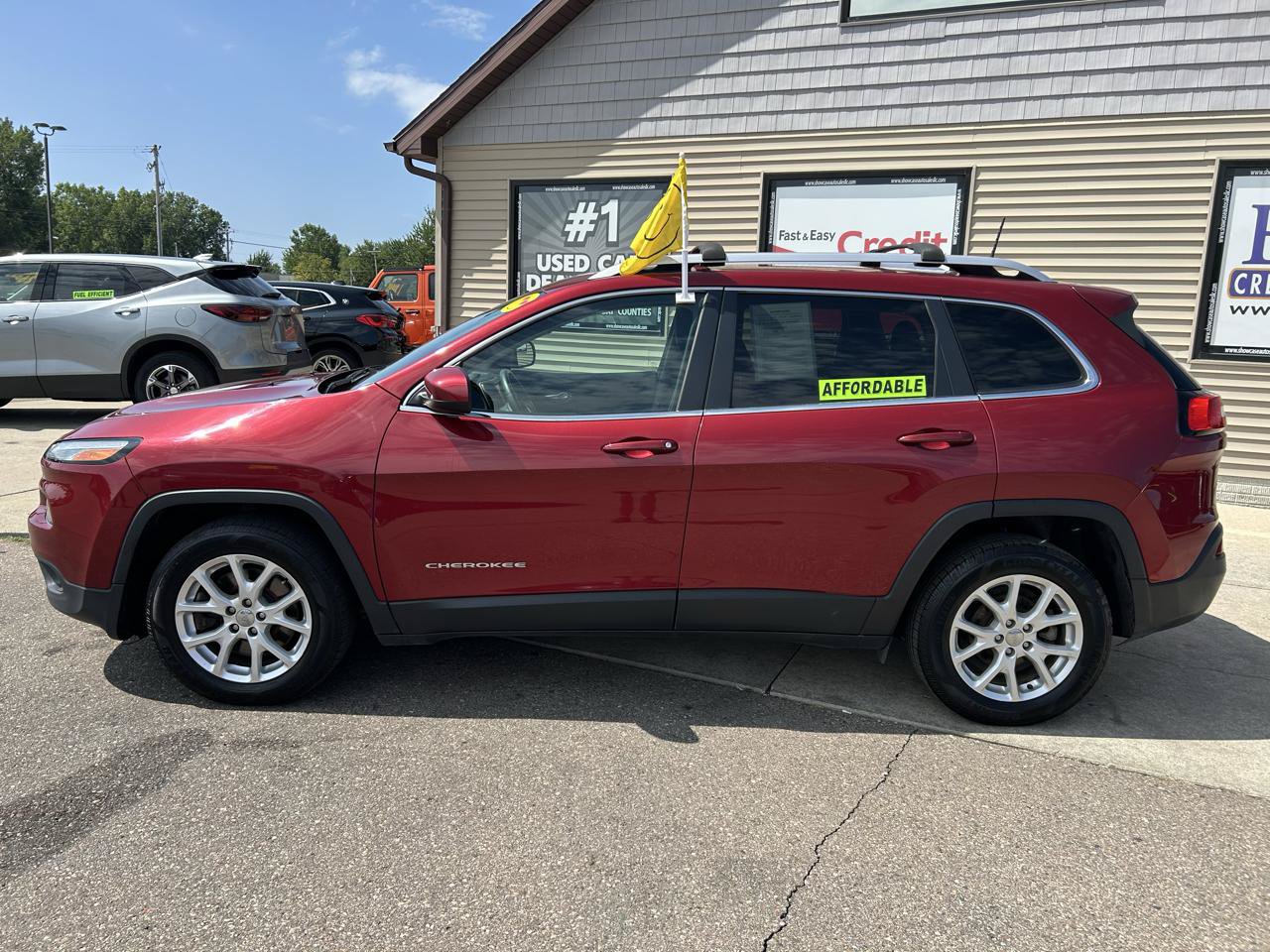 Used 2017 Jeep Cherokee Latitude FWD image 8