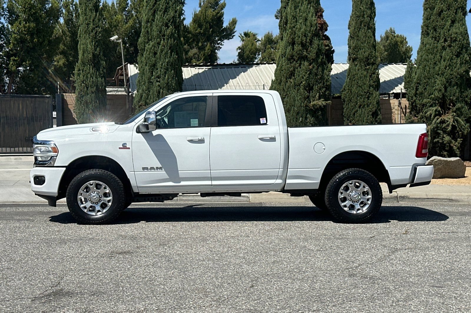 Used 2024 RAM 2500 Laramie AWD/4WD image 7