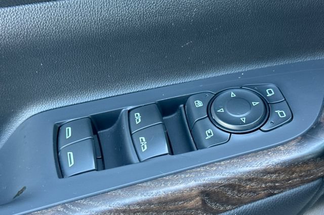 Used 2021 GMC Acadia Denali w/ Denali Technology Package FWD image 12