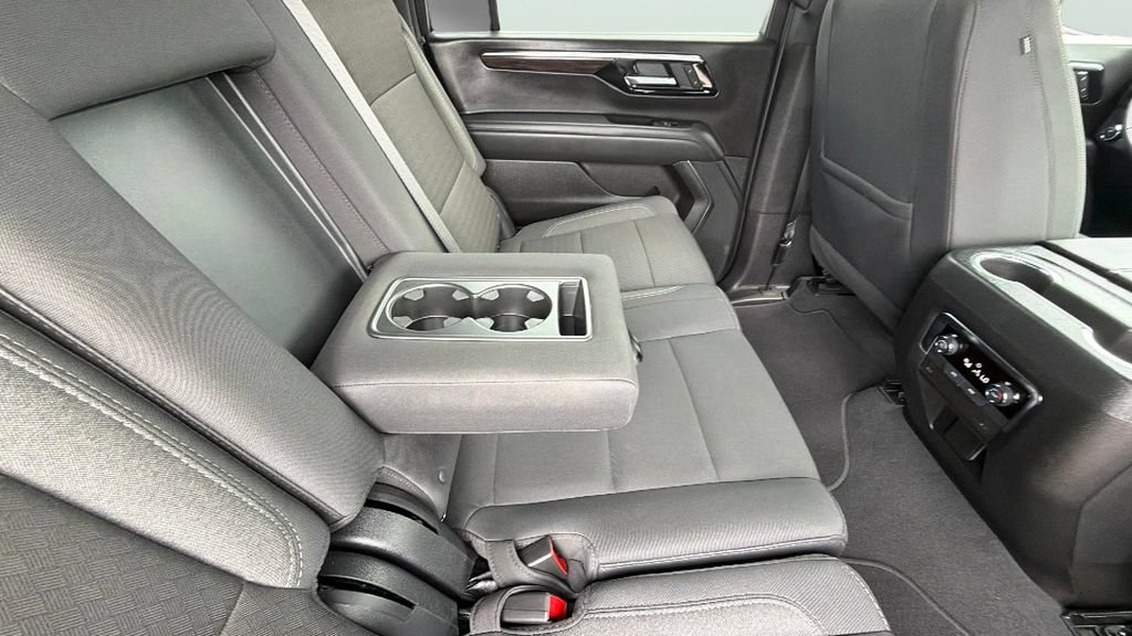 Certified 2025 Chevrolet Suburban LS RWD image 31