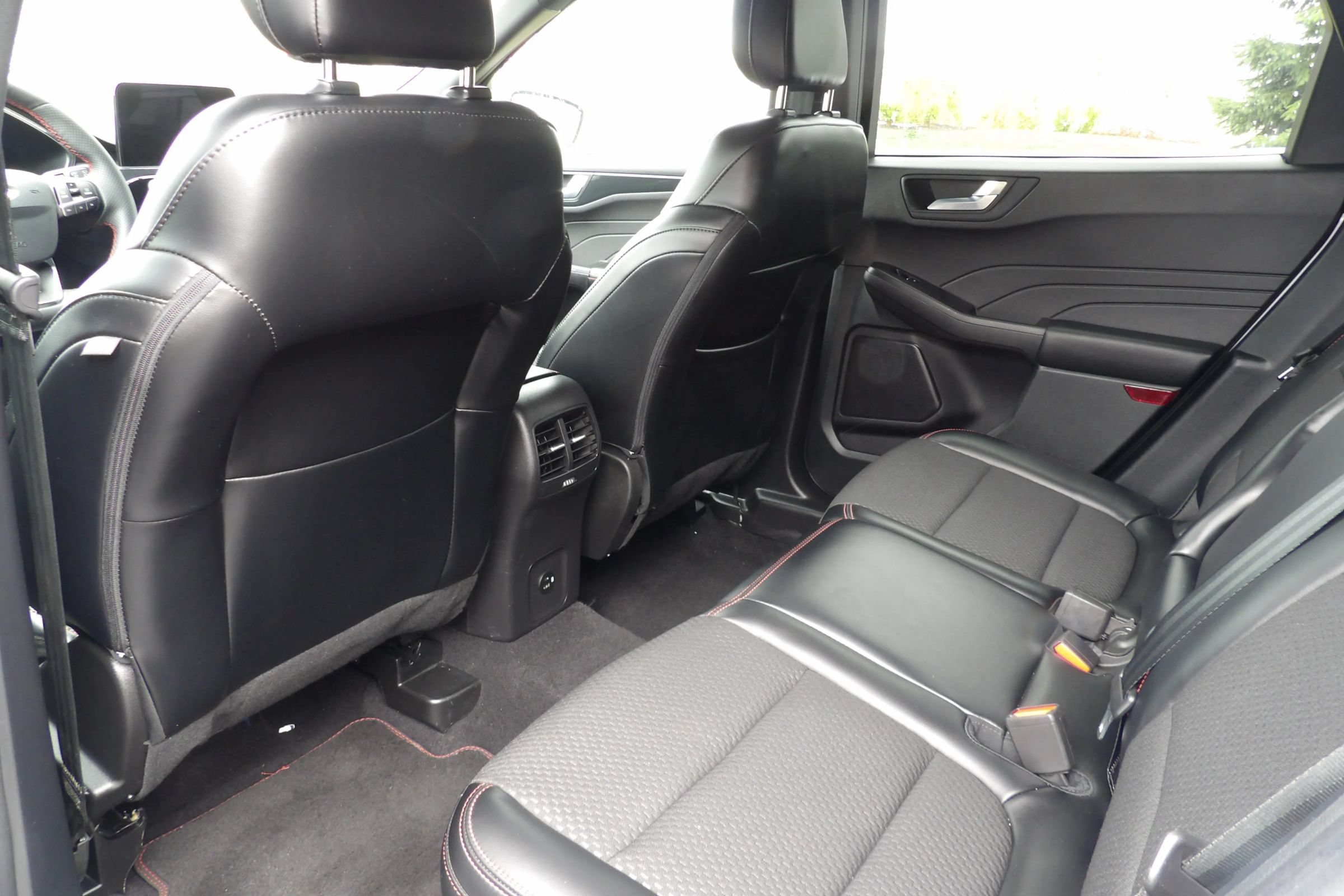 Used 2023 Ford Escape ST-Line AWD/4WD image 10