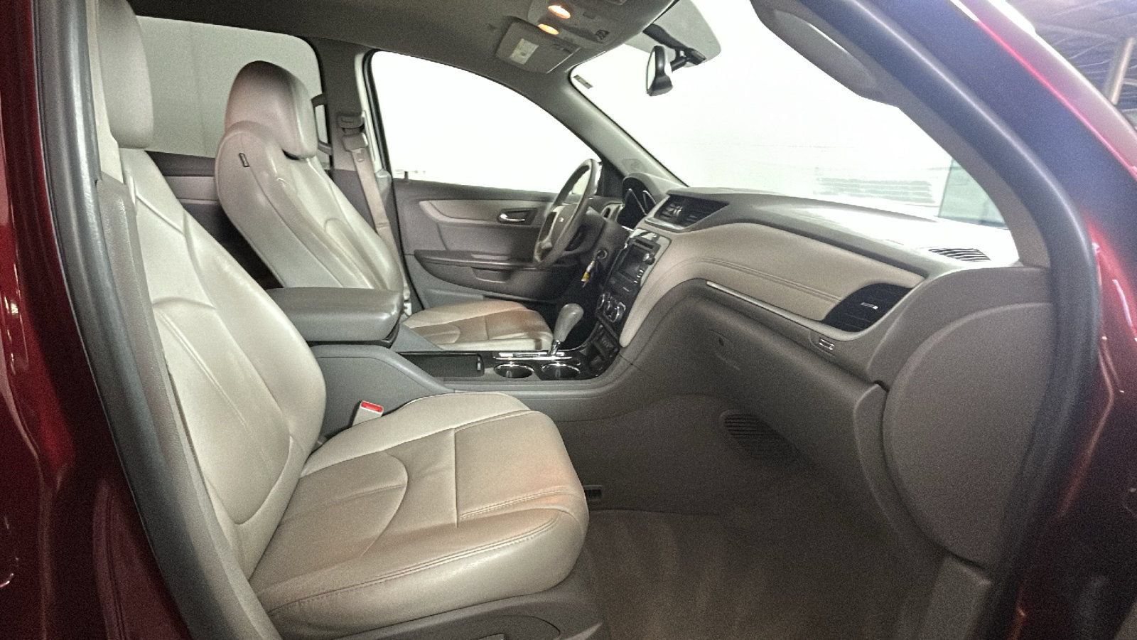 Used 2017 Chevrolet Traverse LT AWD/4WD image 31