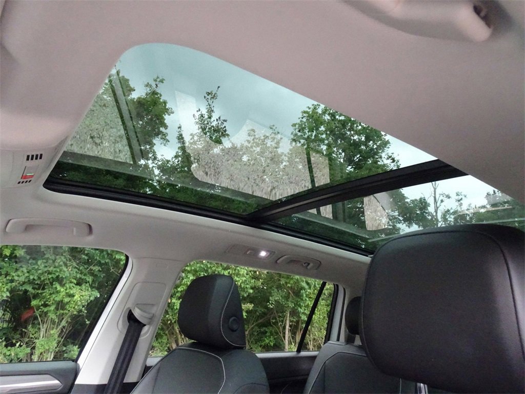 Used 2022 Volkswagen Tiguan SE image 11