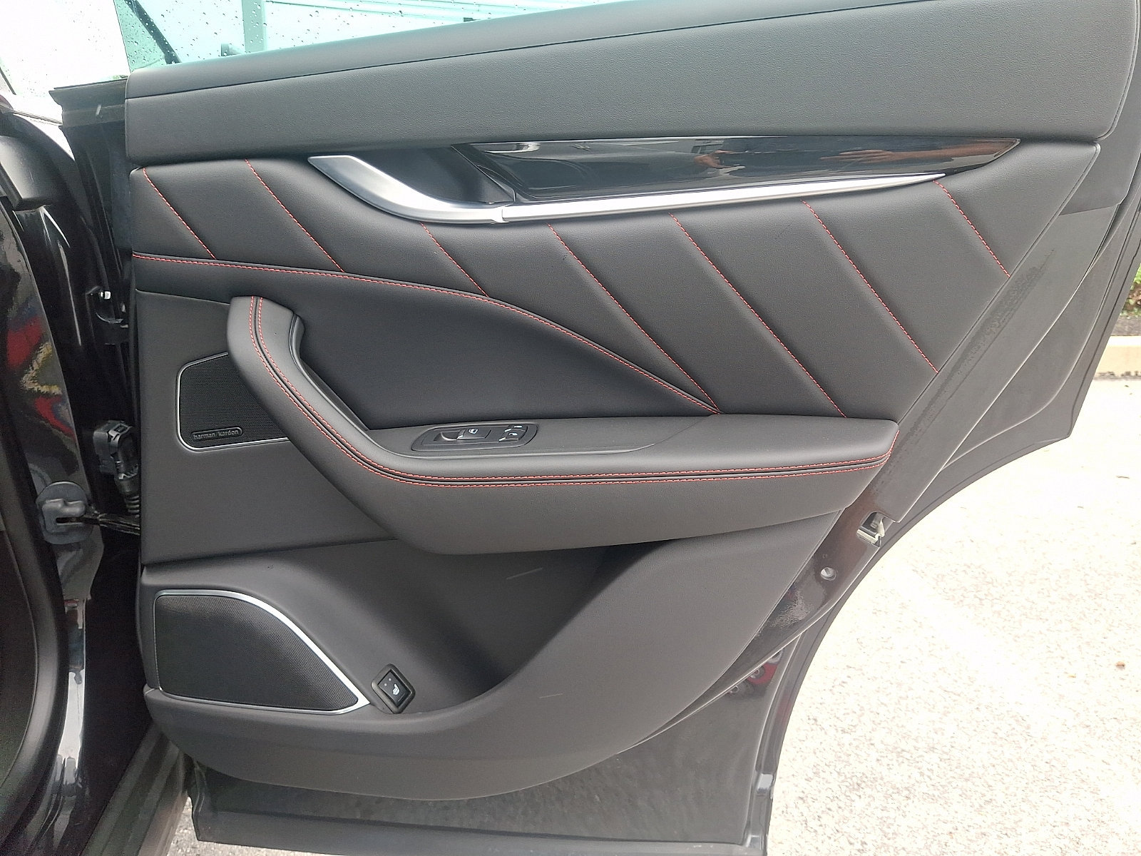 Used 2024 Maserati Levante GT Ultima AWD/4WD image 26