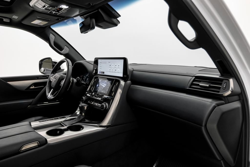 Used 2023 Lexus LX 600 F Sport image 14