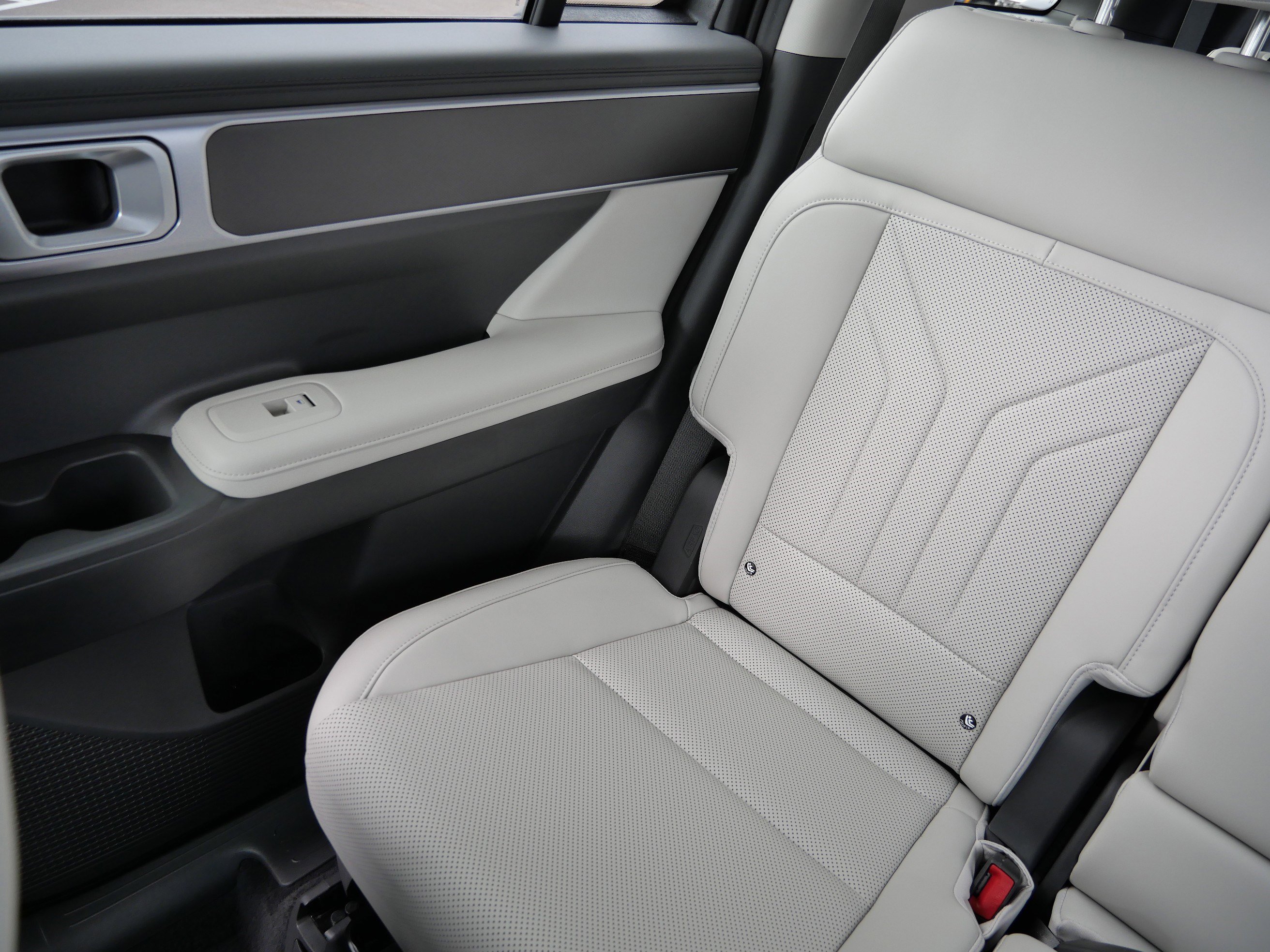 Certified 2026 Hyundai Santa Fe SEL w/ Tow & Go Package image 12