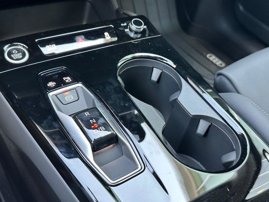 New 2025 Audi Q6 e-tron Premium Plus AWD/4WD image 19