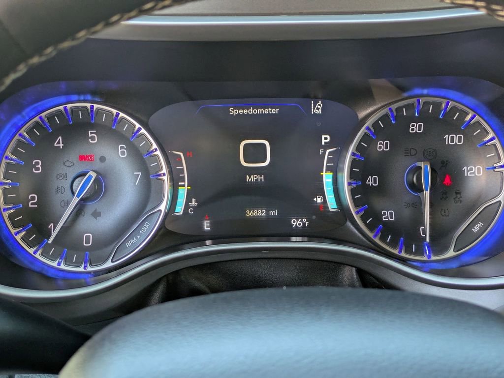 Used 2024 Chrysler Pacifica Touring-L FWD image 22