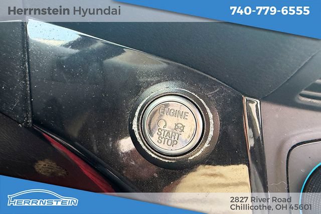 Used 2017 Ford Escape Titanium AWD/4WD image 22