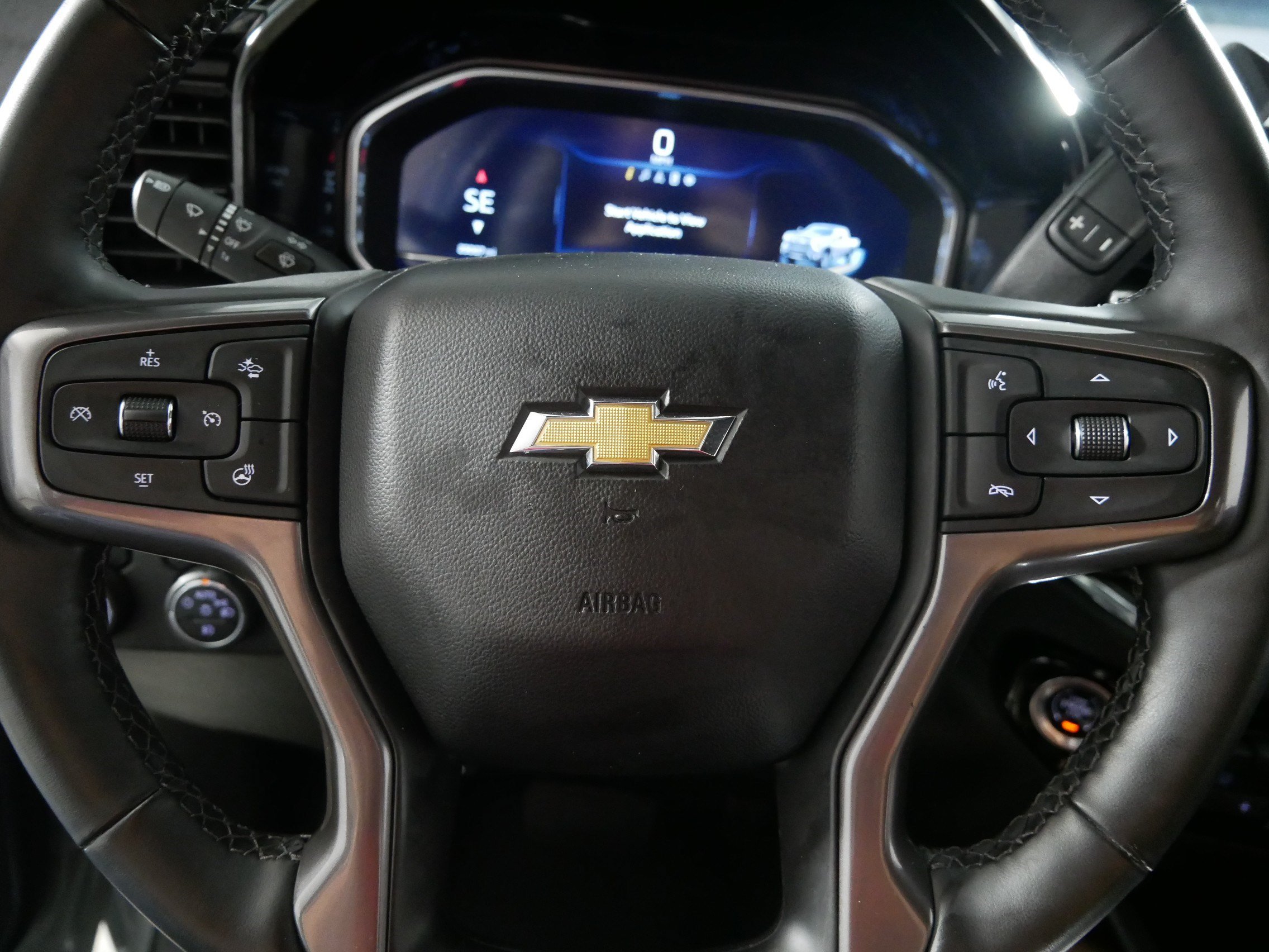 Used 2024 Chevrolet Silverado 2500 High Country w/ High Country Premium Package AWD/4WD image 25